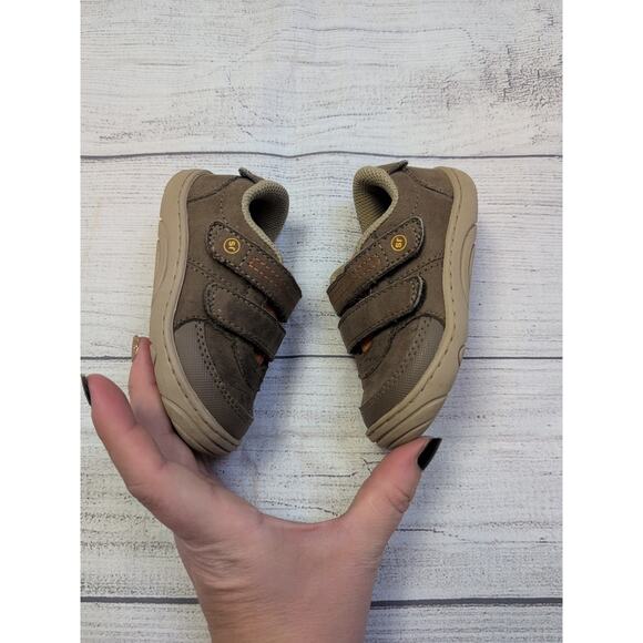 5C Stride Rite Brown Kyle Sneakers - Picture 3 of 9